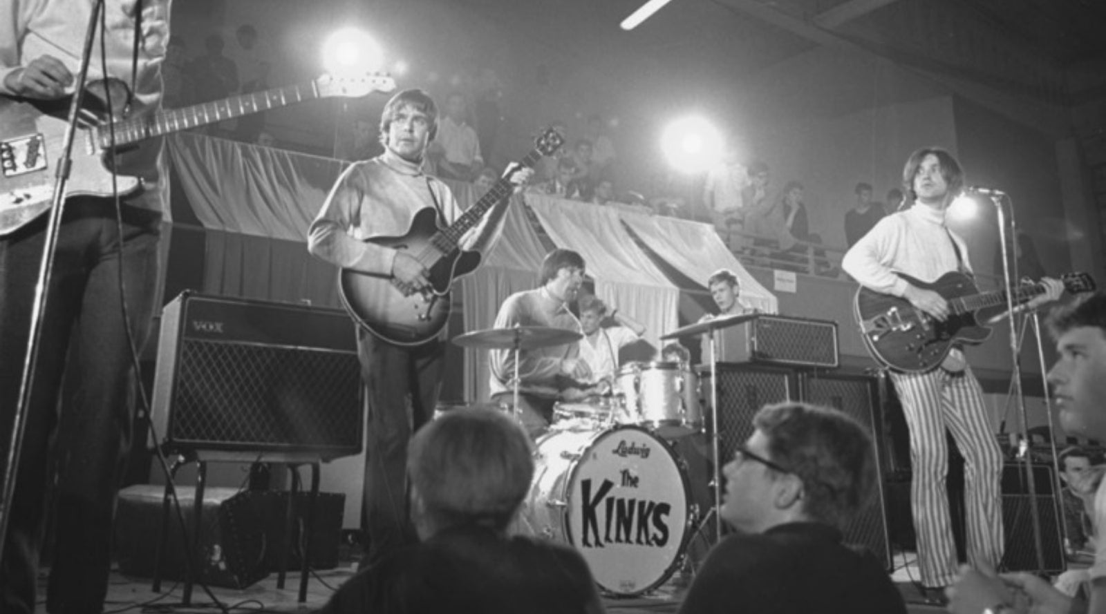 The Kinks: How Dave Davies’ Slashed Amp Created Rock Distortion