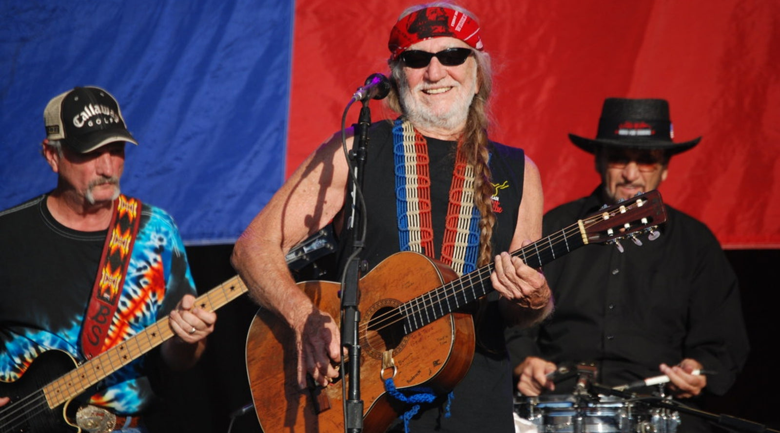 The Story Behind Willie Nelson’s “Trigger” Guitar